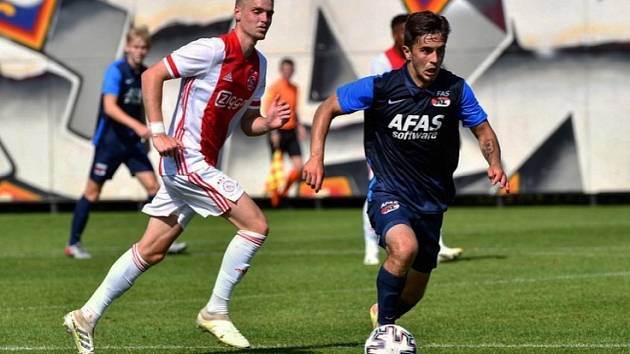 V dresu juniorky Alkmaaru v utkání proti Ajaxu.