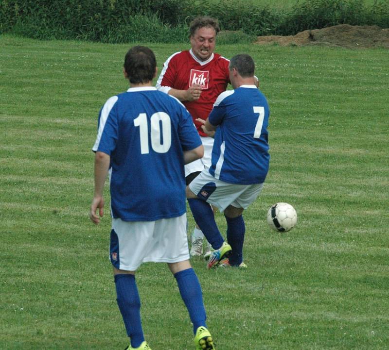 FOTBALISTÉ ze Starého Šachova slavili 50 let od založení klubu.