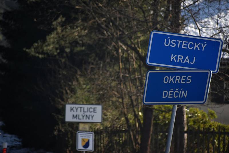 Hranice krajů u Kytlic na Děčínsku.