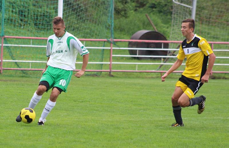 MLADŠÍ DOROSTENCI Junioru Děčín nestačili na Fotbalovou Farmu Roudnice nad Labem.