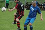 UNION DĚČÍN (pruhované dresy) doma prohrál s Chuderovem 0:2.