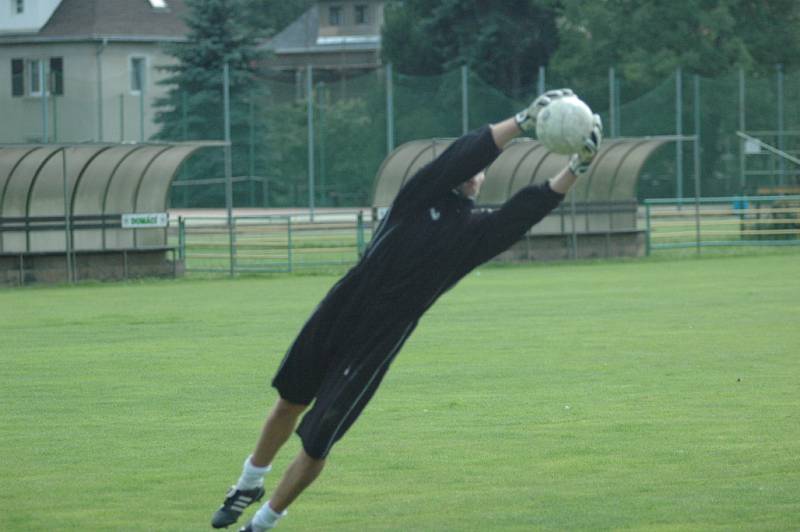 PRVNÍ DÁVKY. FK Junior Děčín zahájil letní přípravu.