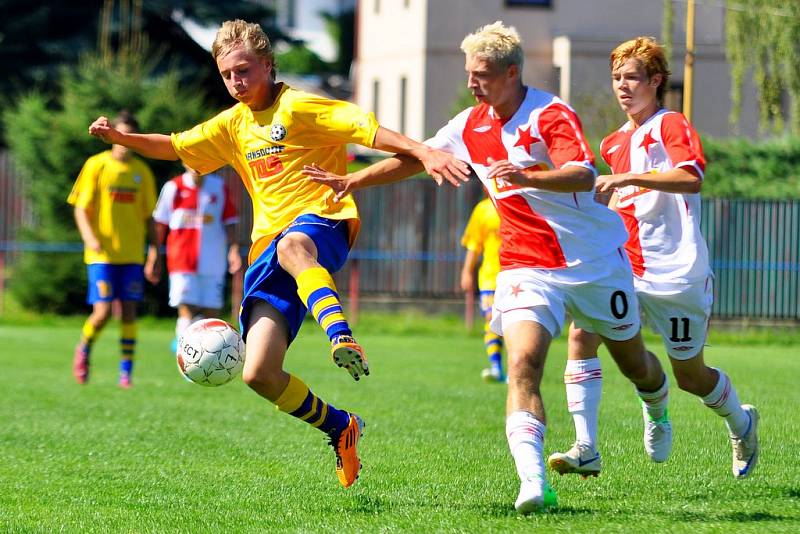 NESTAČILI NA NĚ. Tým FAŠV U 17 podlehl na domácím hřišti Slavii Praha vysoko 1:17.