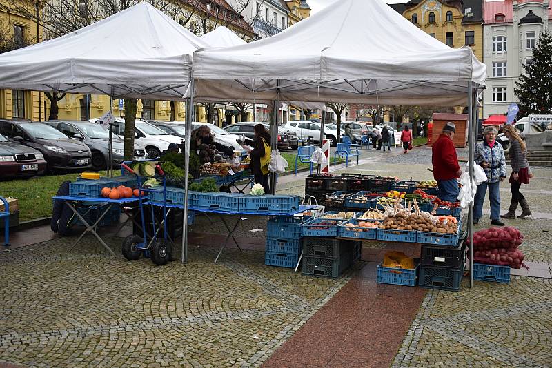 V Děčíně se uskutečnily první prosincovou středu farmářské trhy.