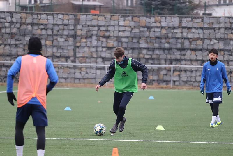 PRVNÍ TRÉNINK. Fotbalisté Varnsdorfu zahájili přípravu na jarní část druhé ligy..