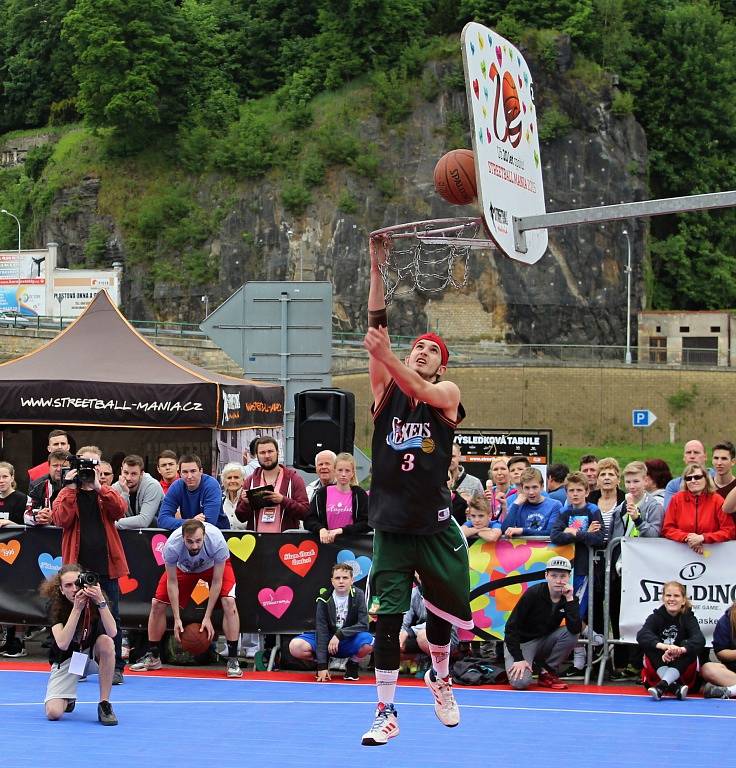 LABSKÝ POHÁR 2017. Děčín hostil 22. ročník nejstaršího turnaje ve streetballu.