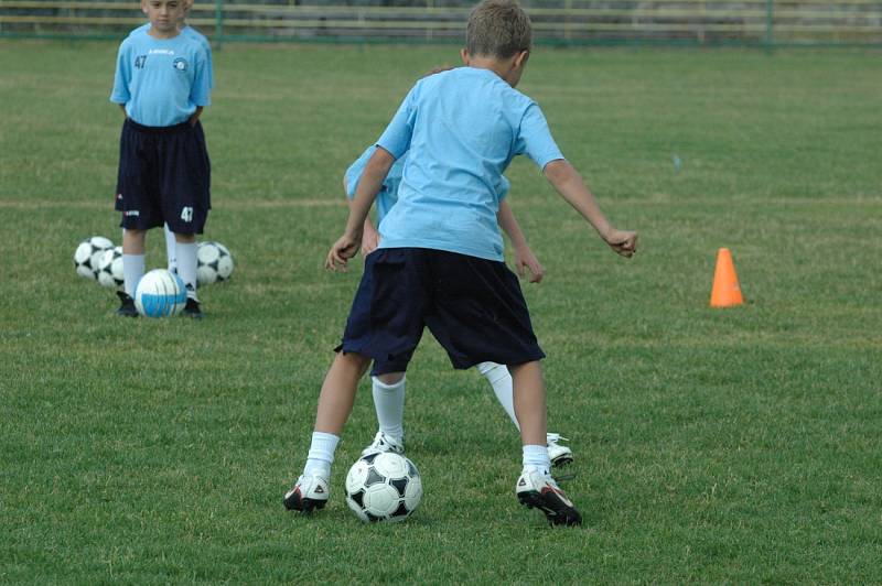 NAŠEL SI ČAS. Petr Voříšek při tréninku ve vlastní fotbalové akademii.