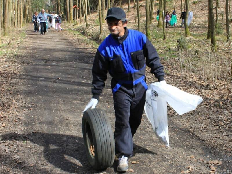 Spolek přátel Rumburku se připojil k akci Ukliďme svět!