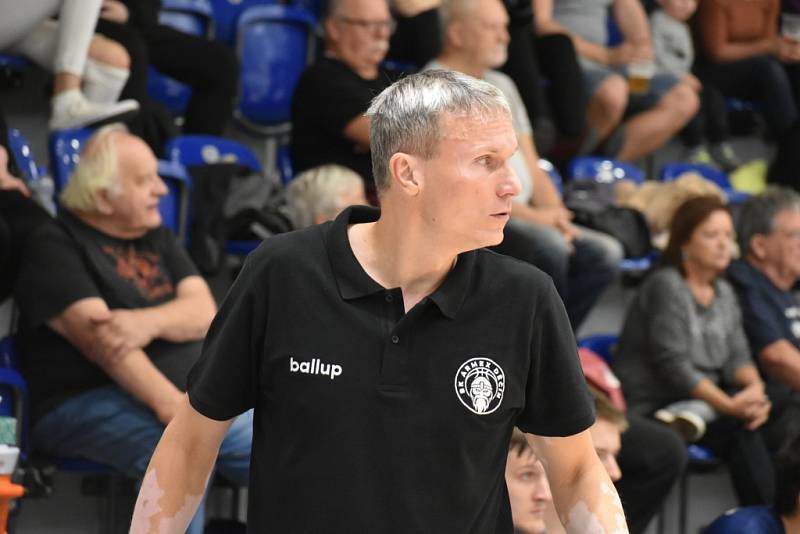 Děčínští basketbalisté doma porazili Pardubice.