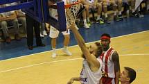 BYLY TO NERVY! Děčínští basketbalisté doma porazili Pardubice 74:73.