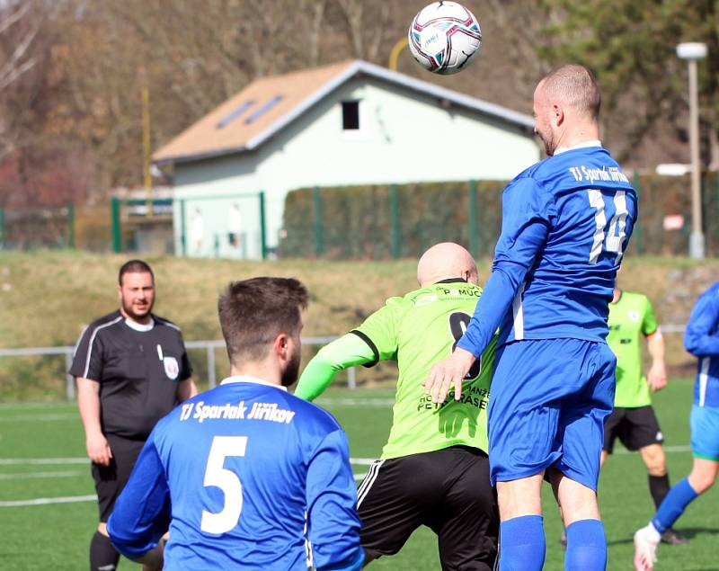 Jiříkov na umělce ve Varnsdorfu porazil vedoucí Vilémov B 5:0.