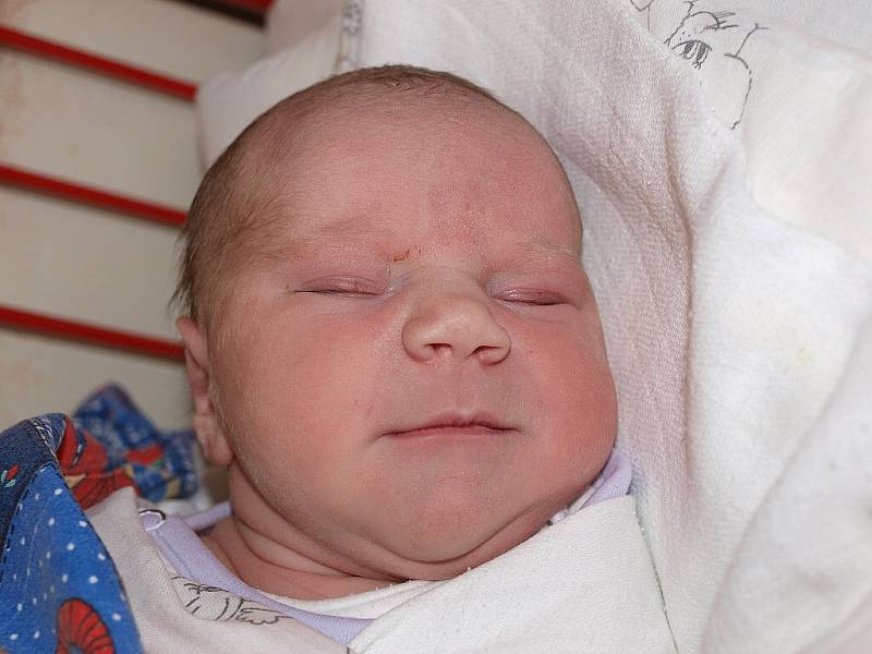 Lucii Kašparové ze Šluknova se 26. června ve 13.00 v rumburské porodnici narodila dcera Stela Kašparová. Měřila 52 cm a vážila 3,41 kg.