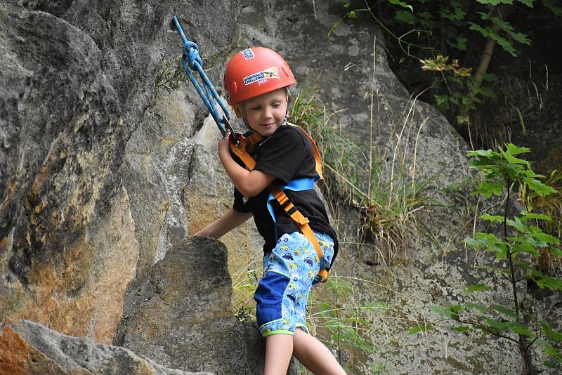 Adrenalinový závod lákal v sobotu na děčínské nábřeží.