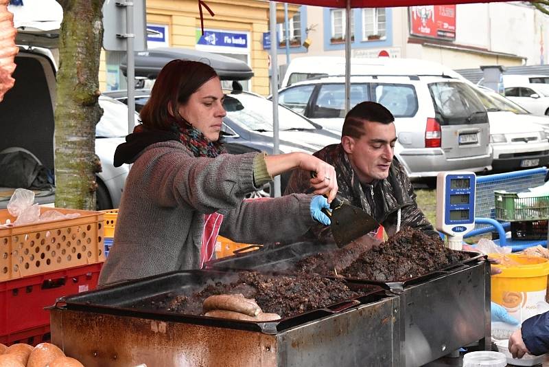 Zabijačkové trhy provoněly Masarykovo náměstí v Děčíně.