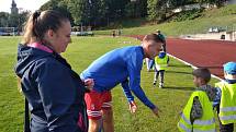 DEN S FOTBALEM se na varnsdorfském stadionu v Kotlině vydařil.