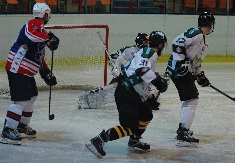 PŘÍPRAVA. HC Děčín - Draci Bílina 8:3.