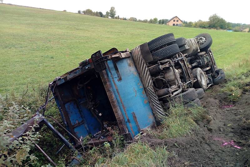 Dopravní nehoda u Velké Bukoviny.