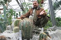Libor Kunte, ředitel Střední zahradnické a zemědělské školy Děčín Libverda, skončí nejspíš za mřížemi. Je totiž vášnivým kaktusářem a v jeho obsáhlé sbírce nechybí ani stovky kaktusů s obsahem meskalinu.