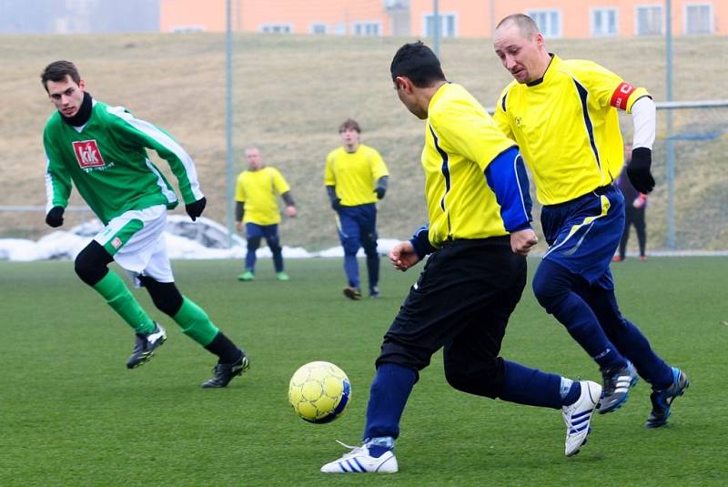 DEBAKL. Jiříkov (v zeleném) deklasoval Chřibskou.