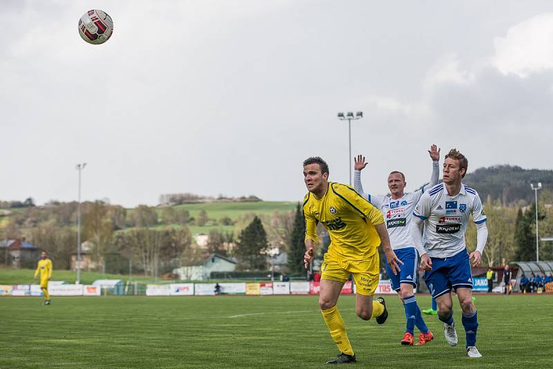 DEBAKL. Varnsdorf (ve žlutém) doma prohrál se Znojmem 0:6!