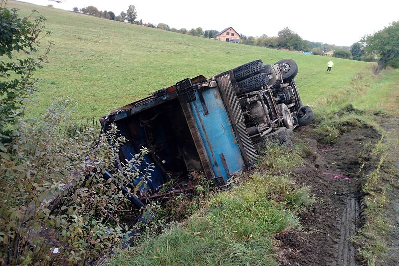 Dopravní nehoda u Velké Bukoviny.