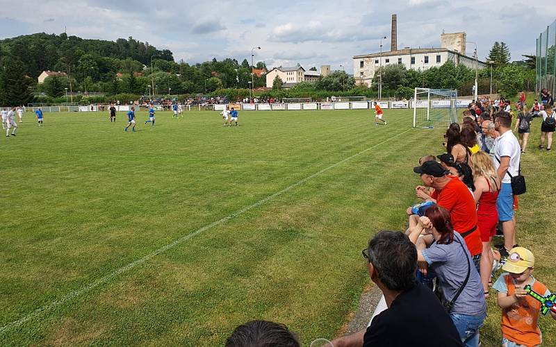 Fotbalový klub v Benešově nad Ploučnicí slavil stoleté výročí. Dorazil i Sigi Team.