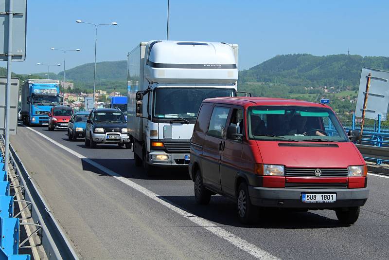 Dopravní situace je v Děčíně kvůli řadě uzavírek velmi komplikovaná.