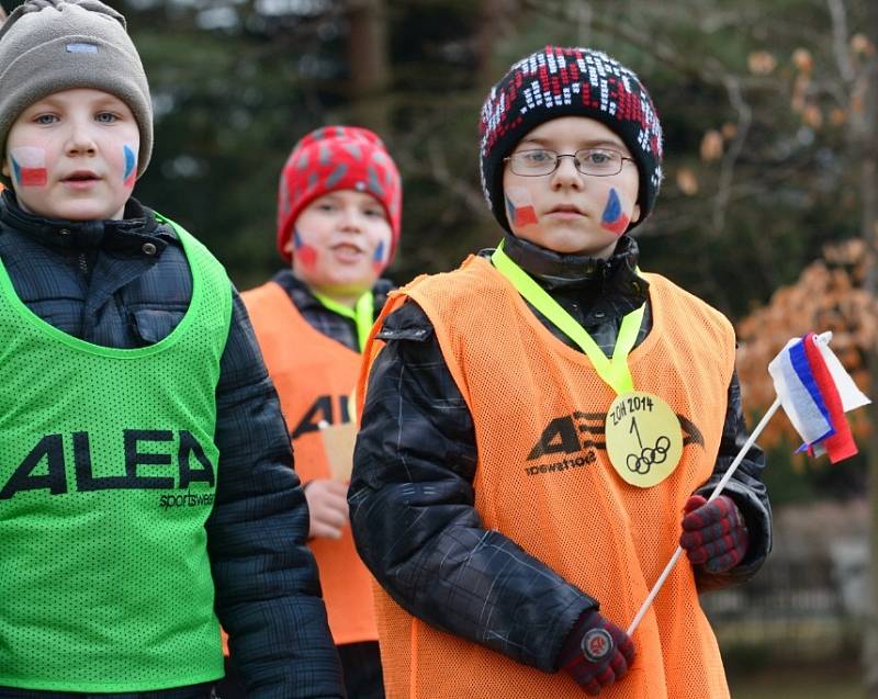 Průvod dětí podpořil naše sportovce na olympiádě v ruském Soči.