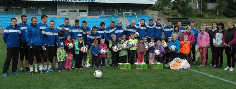 MŠ ČTYŘLÍSTEK navštívila trénink FK Varnsdorf.