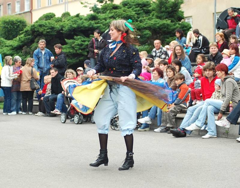 Děti slavily na zámku i v podzámčí