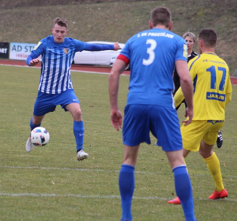 FOTBALOVÝ VARNSDORF doma zaslouženě porazil 5:2. 