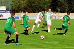 HUBENÉ VÍTĚZSTVÍ. Vilémov (pruhované dresy) doma porazil Perštejn 1:0.