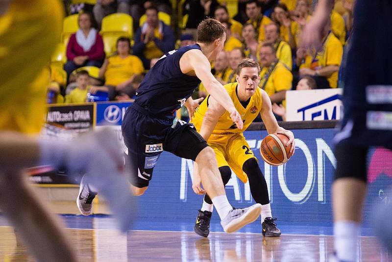 BASKETBALISTÉ DĚČÍNA prohráli v Opavě 81:91.