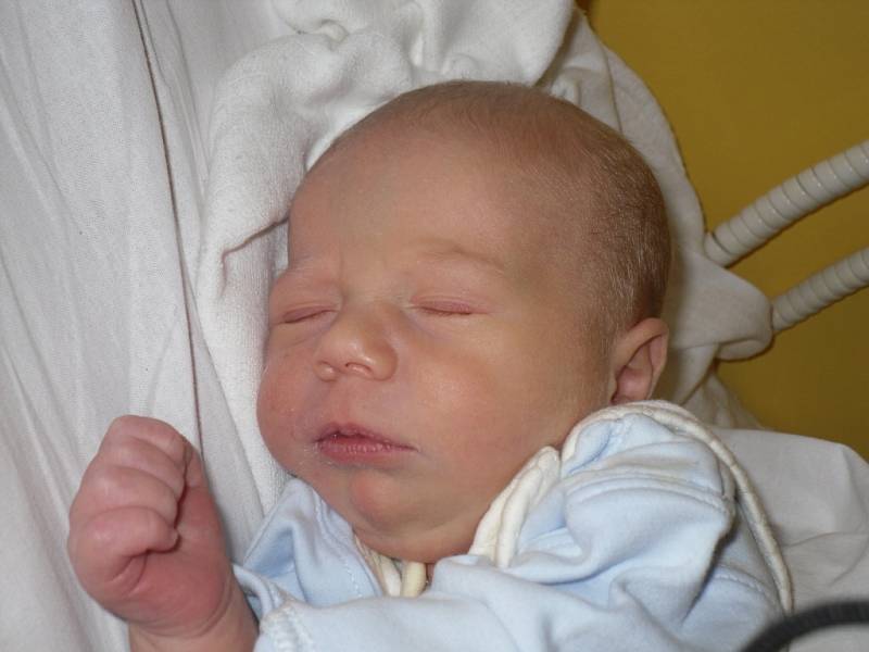 Mamince Ludmile Kindlové z Děčína se 2. září v 6.58 narodil v děčínské nemocnici syn Samuel Kindl. Měřil 48 cm a vážil 2,95 kg.