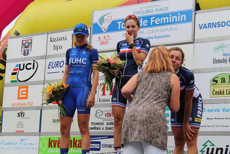 TOUR DE FEMININ 2017 - snímky z poslední etapy a závěrečného ceremoniálu.