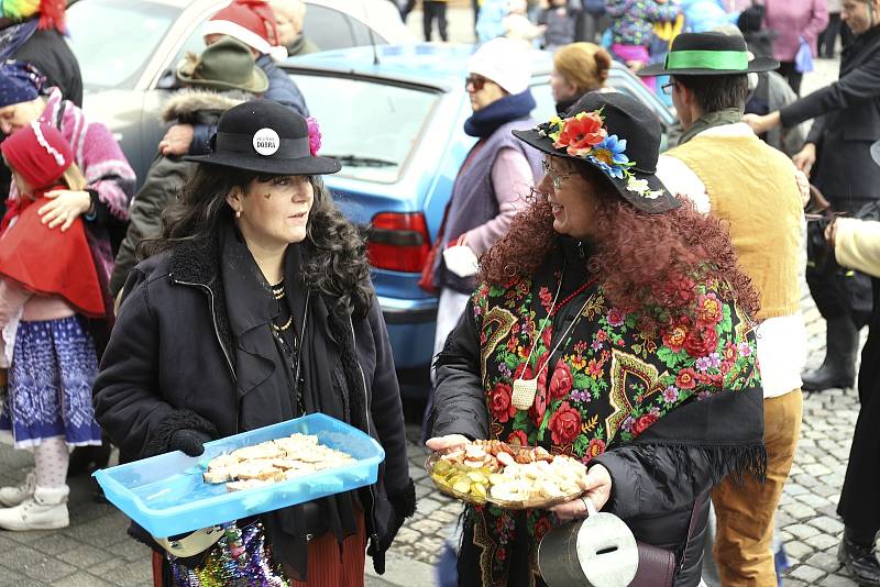 Krásnou Lípou prošel masopustní průvod.