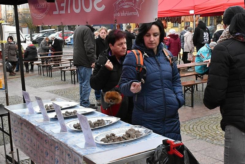 Zabijačkové trhy provoněly Masarykovo náměstí v Děčíně.