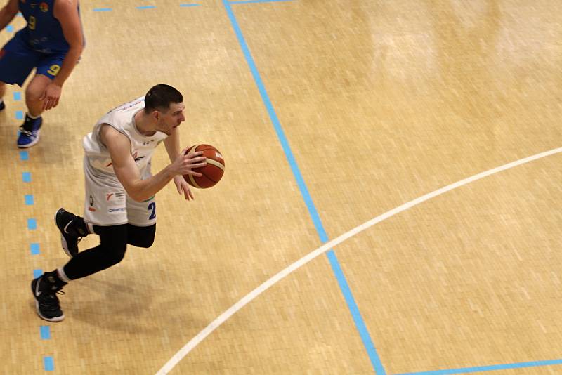 První zápas čtvrtfinále basketbalové ligy mezi Děčínem a Opavou.