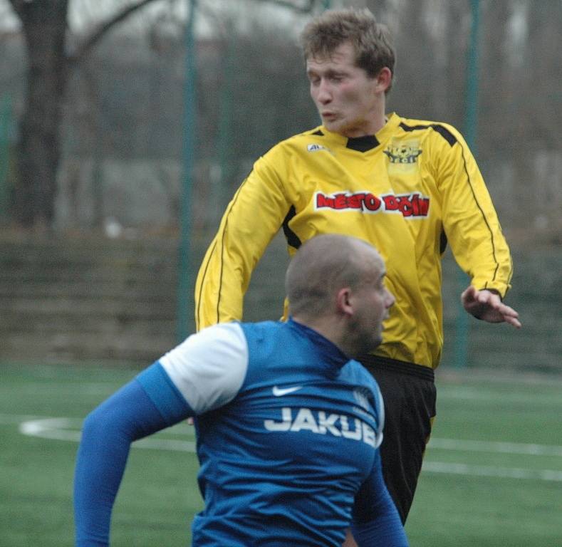 V PRVNÍ PŘÍPRAVĚ porazil FK Junior Děčín (ve žlutém) Českou Lípu 9:1.