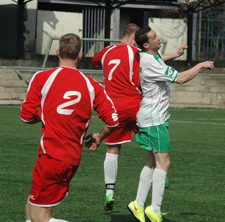 HEŘMANOV (v bílém) porazil Dobkovice 6:1.