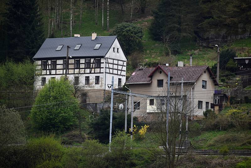 Dolní Žleb se nachází v unikátním Labském kaňonu.