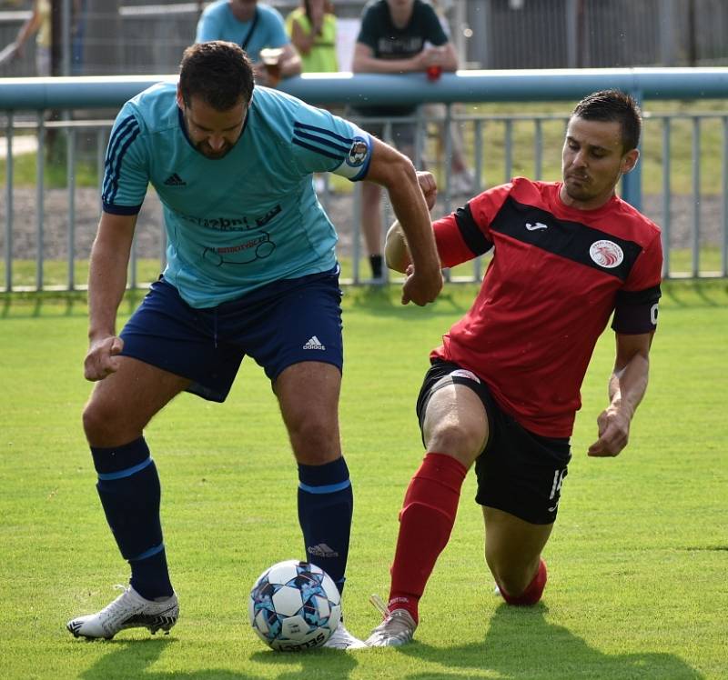 Jílové (v modrém) doma podlehlo Domoušicím 1:3.