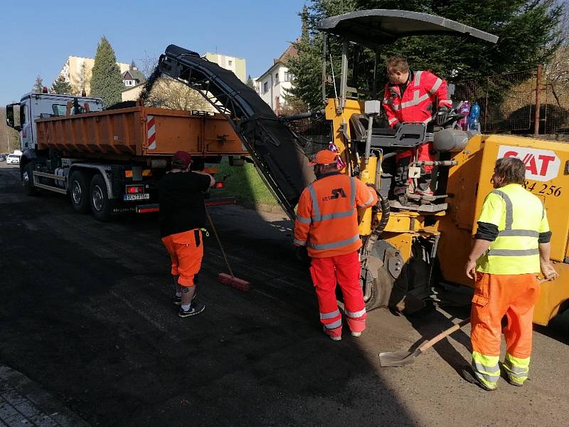 V Děčíně - Bynově opravují Rudolfovu ulici.