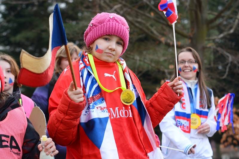 Průvod dětí podpořil naše sportovce na olympiádě v ruském Soči.