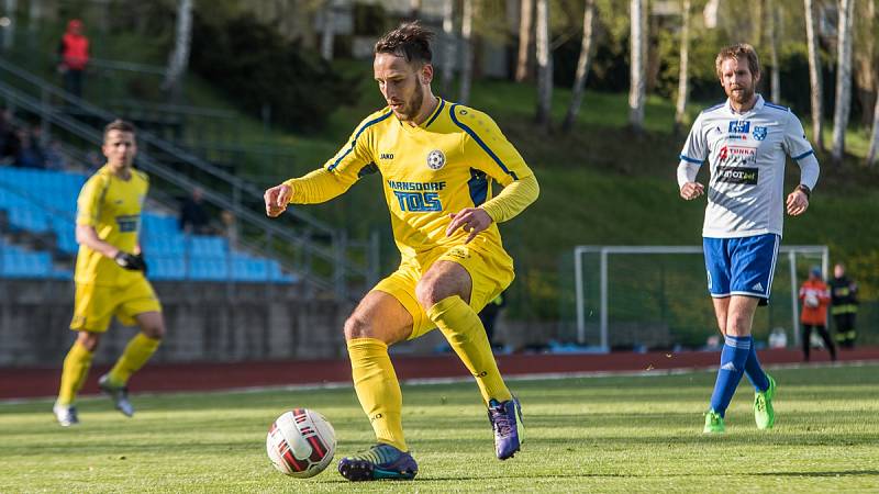 DEBAKL. Varnsdorf (ve žlutém) doma prohrál se Znojmem 0:6!