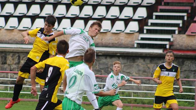 MLADŠÍ DOROSTENCI Junioru Děčín nestačili na Fotbalovou Farmu Roudnice nad Labem.