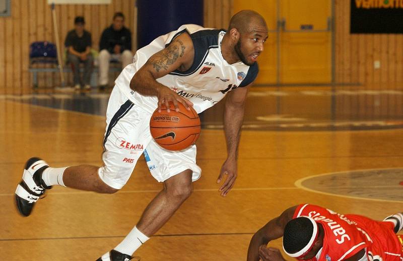 Basketbal: BK Děčín - Pardubice 