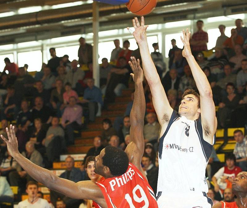 Basketbal: BK Děčín - Pardubice 