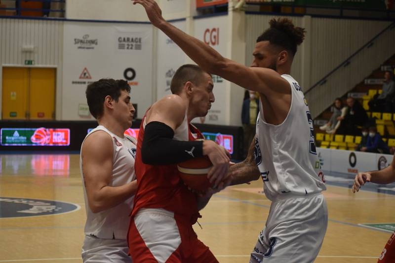 Děčínští basketbalisté doma porazili Olomoucko.