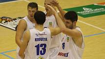 BYLY TO NERVY! Děčínští basketbalisté doma porazili Pardubice 74:73.